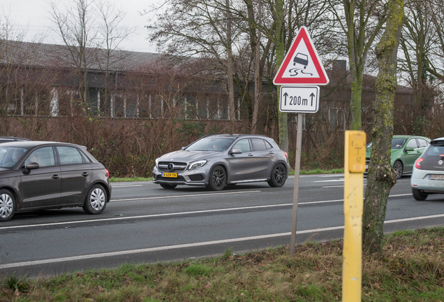 Mercedes-AMG GLA 45 X156