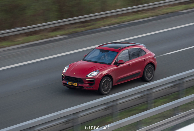 Porsche 95B Macan GTS