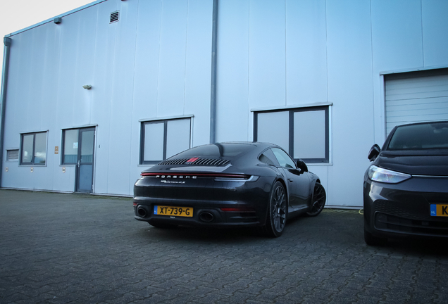 Porsche 992 Carrera 4S