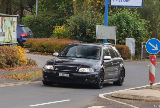 Audi RS4 Avant B5