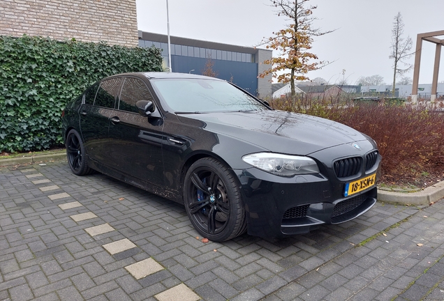 BMW M5 F10 2011