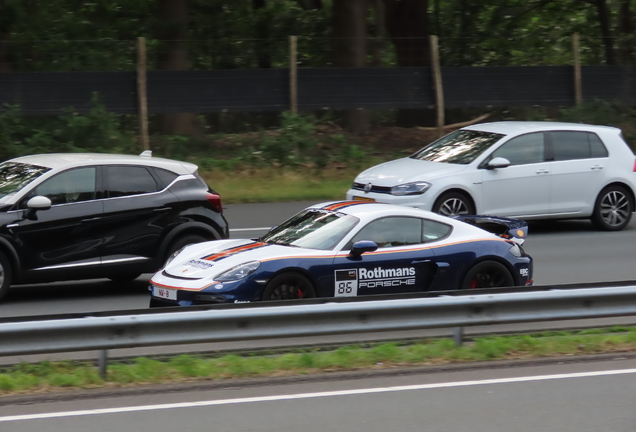 Porsche 718 Cayman GT4