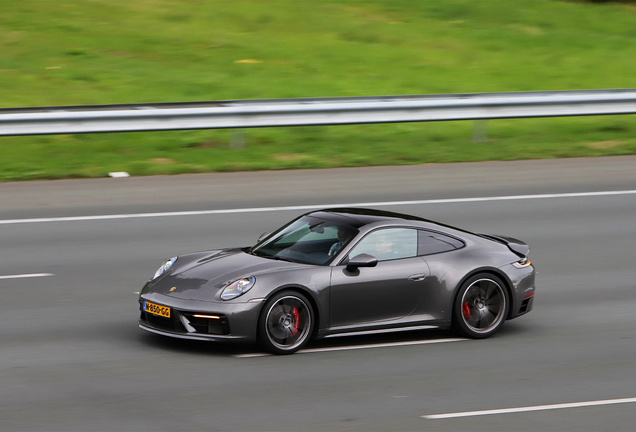 Porsche 992 Carrera 4S