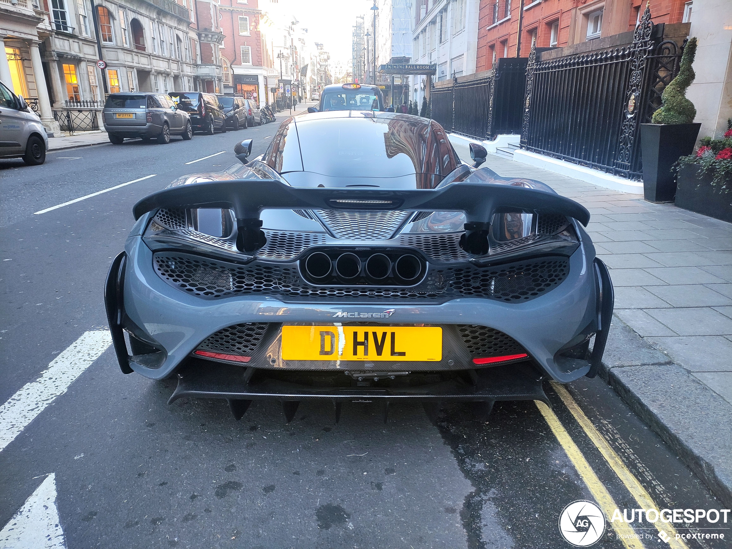 McLaren 765LT