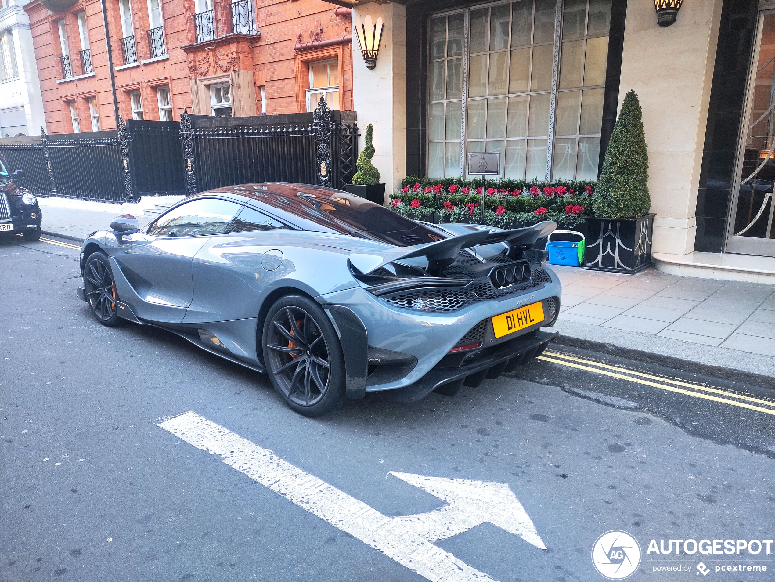 McLaren 765LT oogt fantastisch in Londen