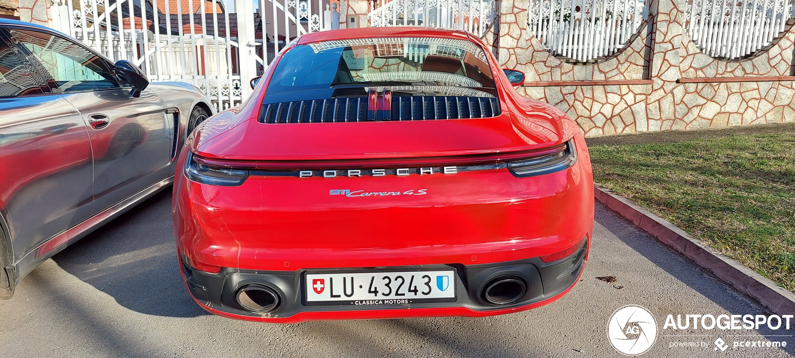 Porsche 992 Carrera 4S