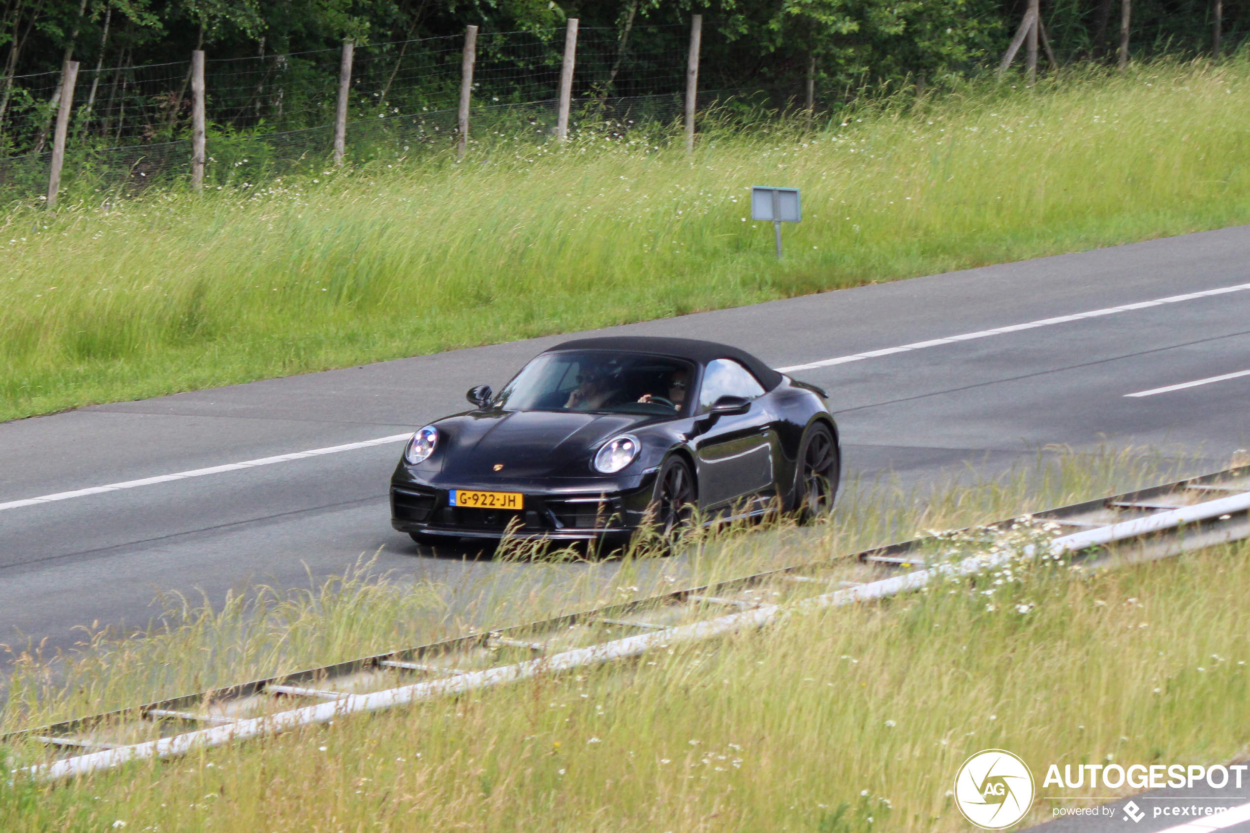 Porsche 992 Carrera 4S Cabriolet