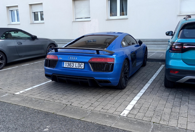 Audi R8 V10 Plus 2015