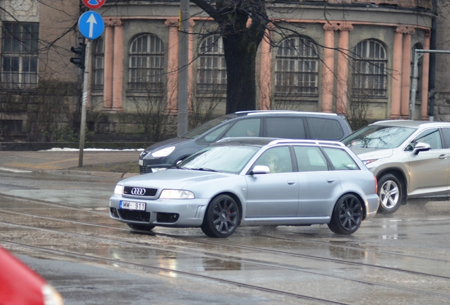 Audi RS4 Avant B5