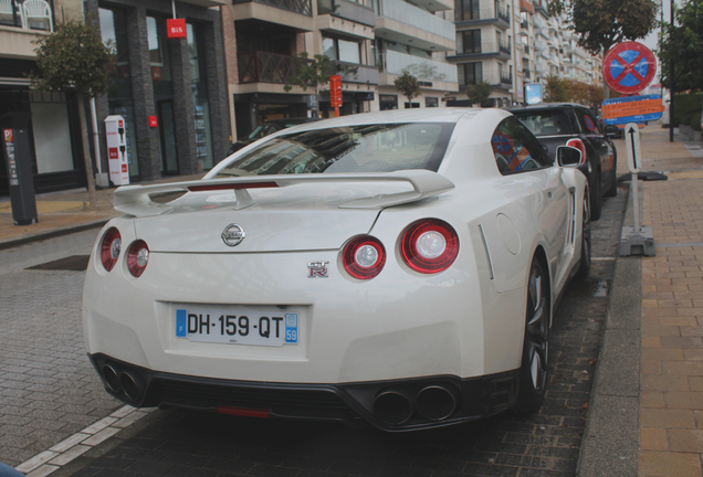 Nissan GT-R 2015