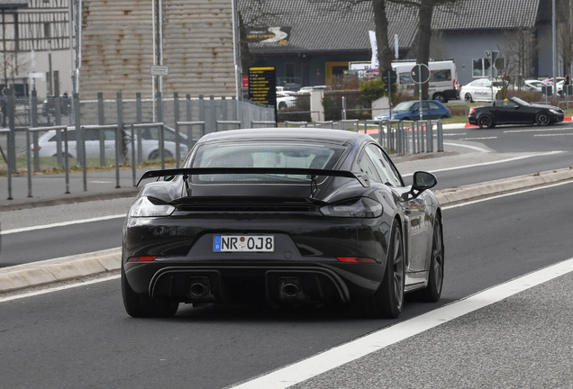 Porsche 718 Cayman GT4