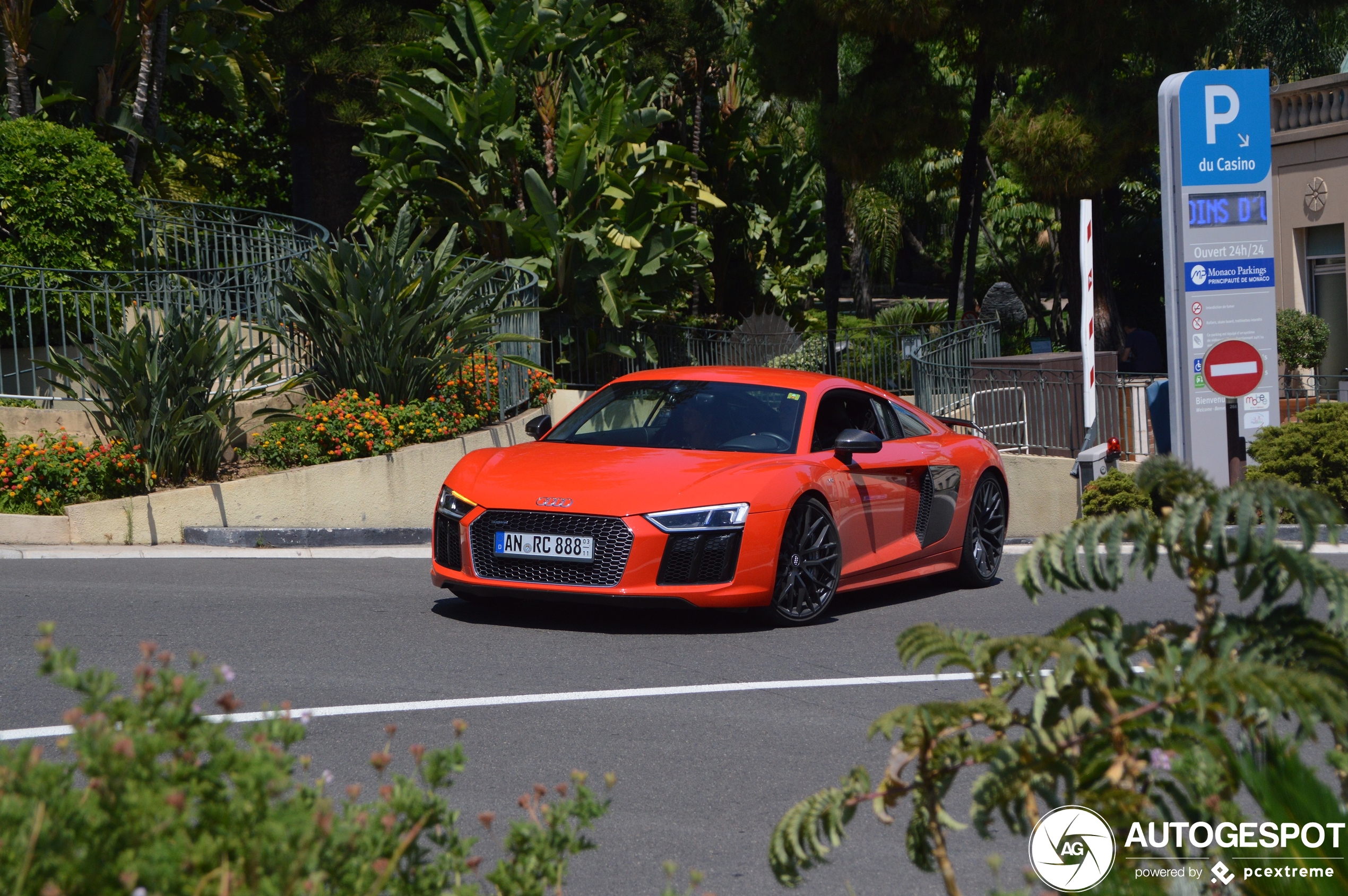 Audi R8 V10 Plus 2015