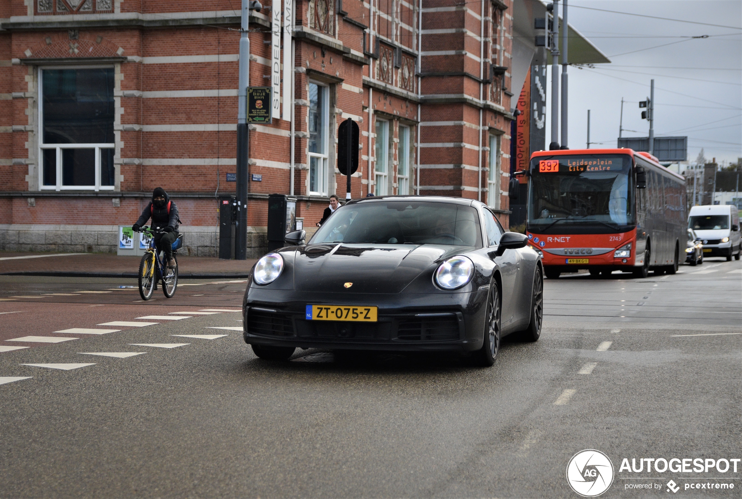 Porsche 992 Carrera 4S