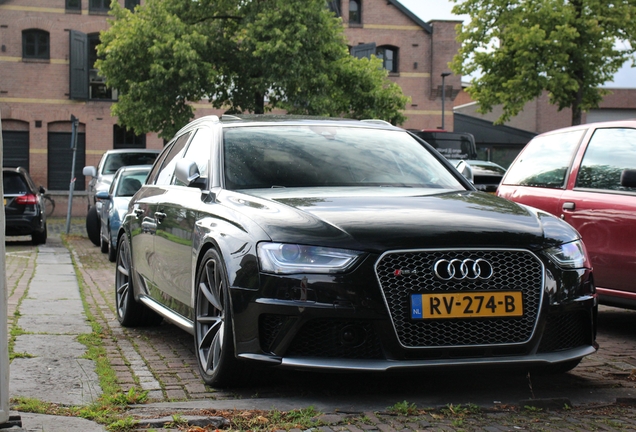 Audi RS4 Avant B8