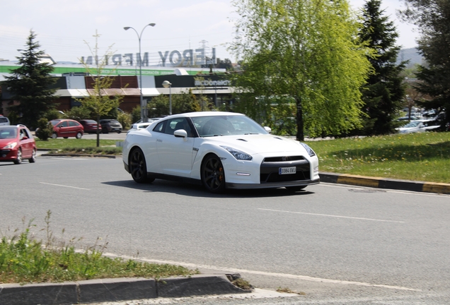 Nissan GT-R