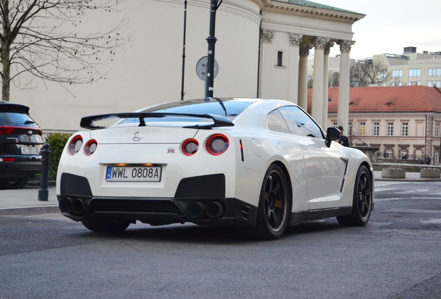 Nissan GT-R