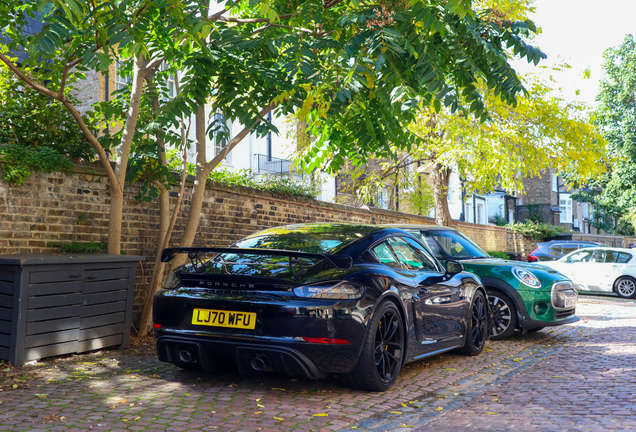 Porsche 718 Cayman GT4