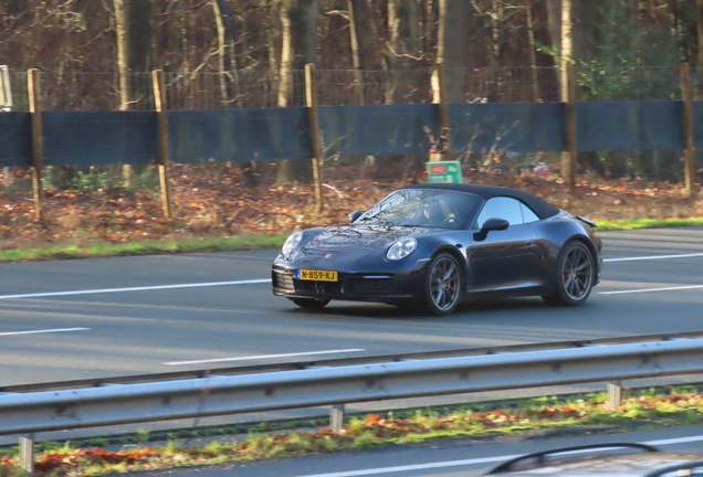 Porsche 992 Carrera 4S Cabriolet