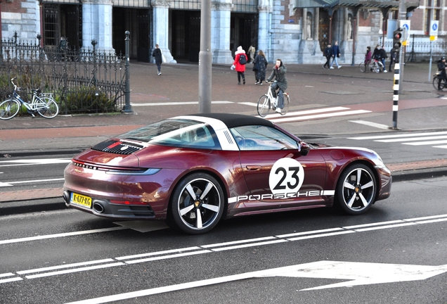 Porsche 992 Targa 4S Heritage Design Edition