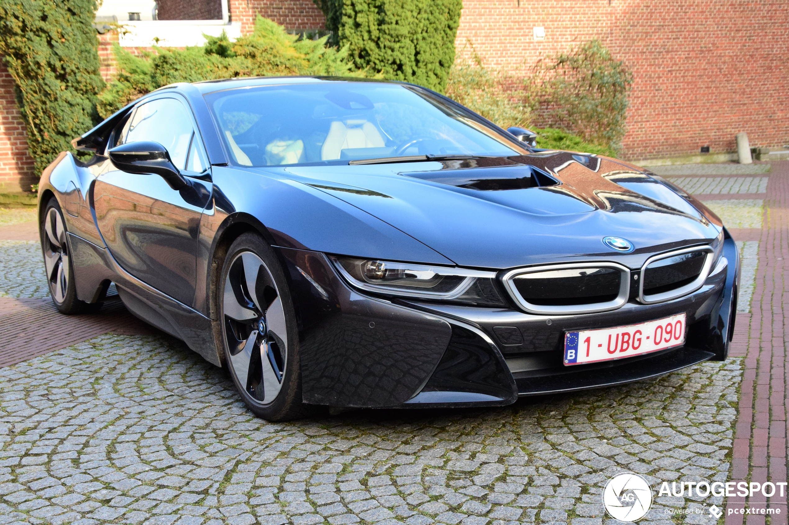 BMW i8