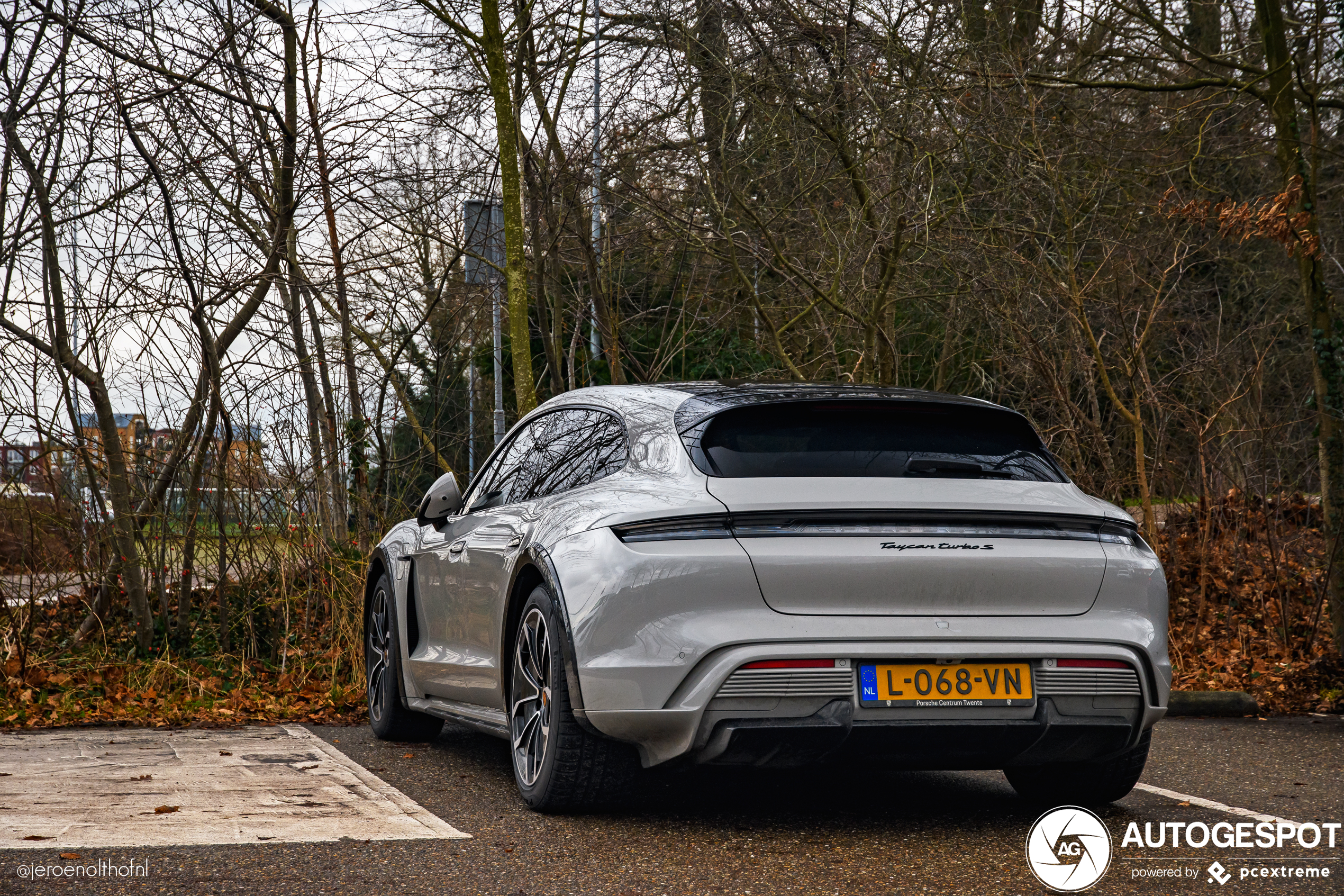 Porsche Taycan Turbo S Cross Turismo