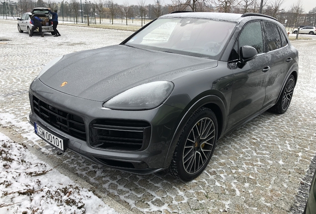 Porsche Cayenne Turbo S E-Hybrid