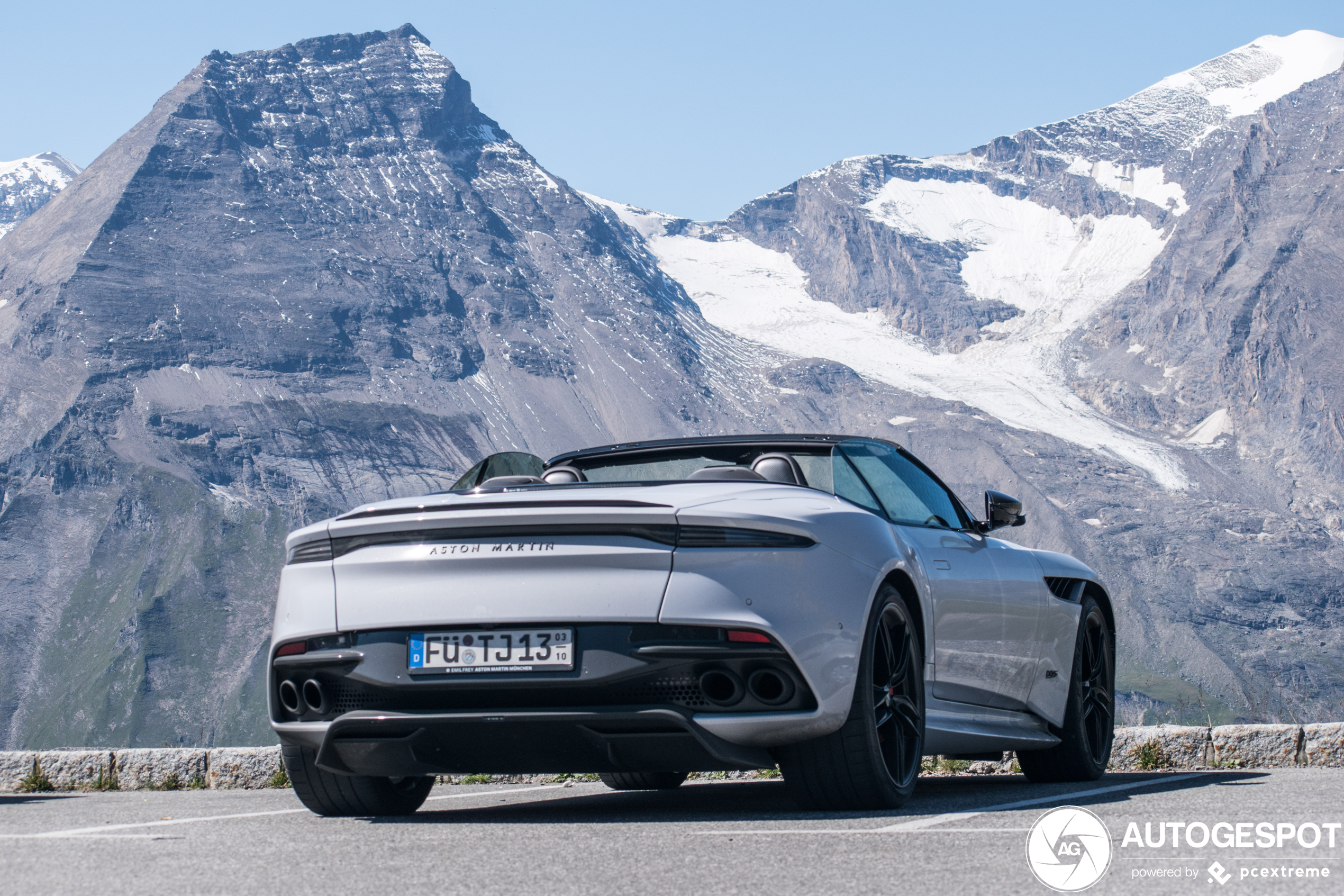 Aston Martin DBS Superleggera Volante