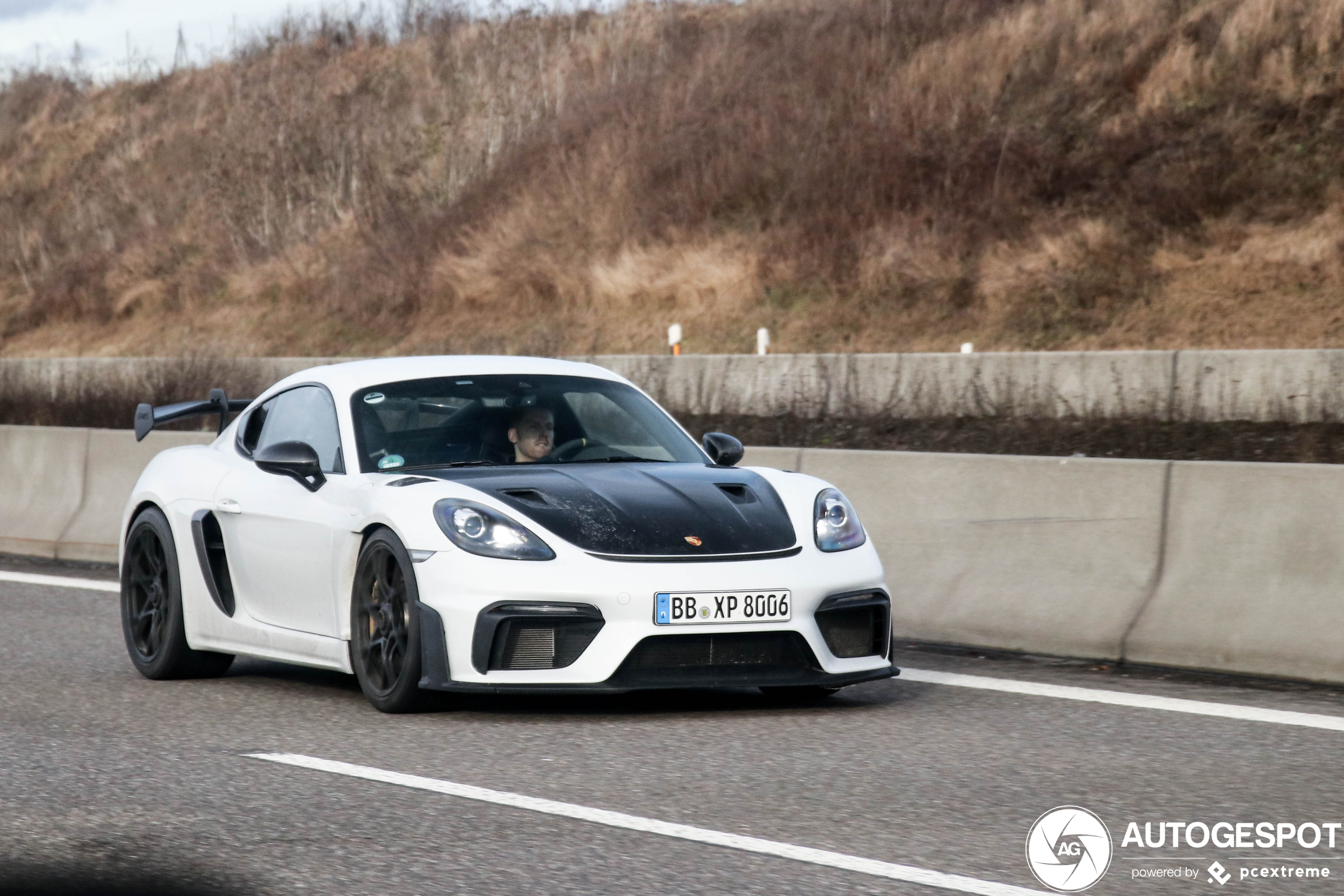 Daar is de Porsche Cayman GT4 RS weer!