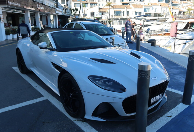 Aston Martin DBS Superleggera Volante