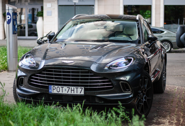 Aston Martin DBX