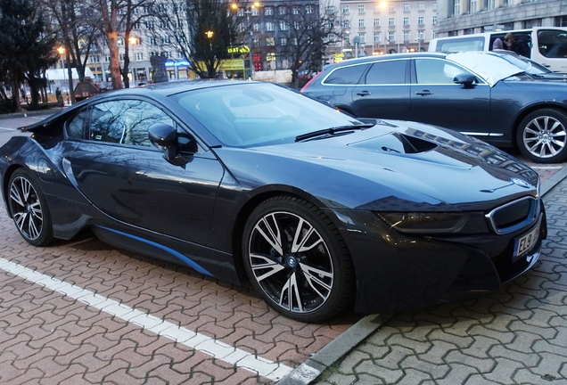 BMW i8