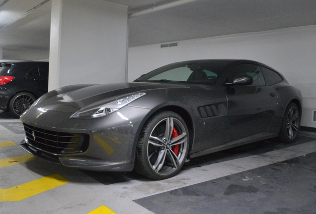 Ferrari GTC4Lusso