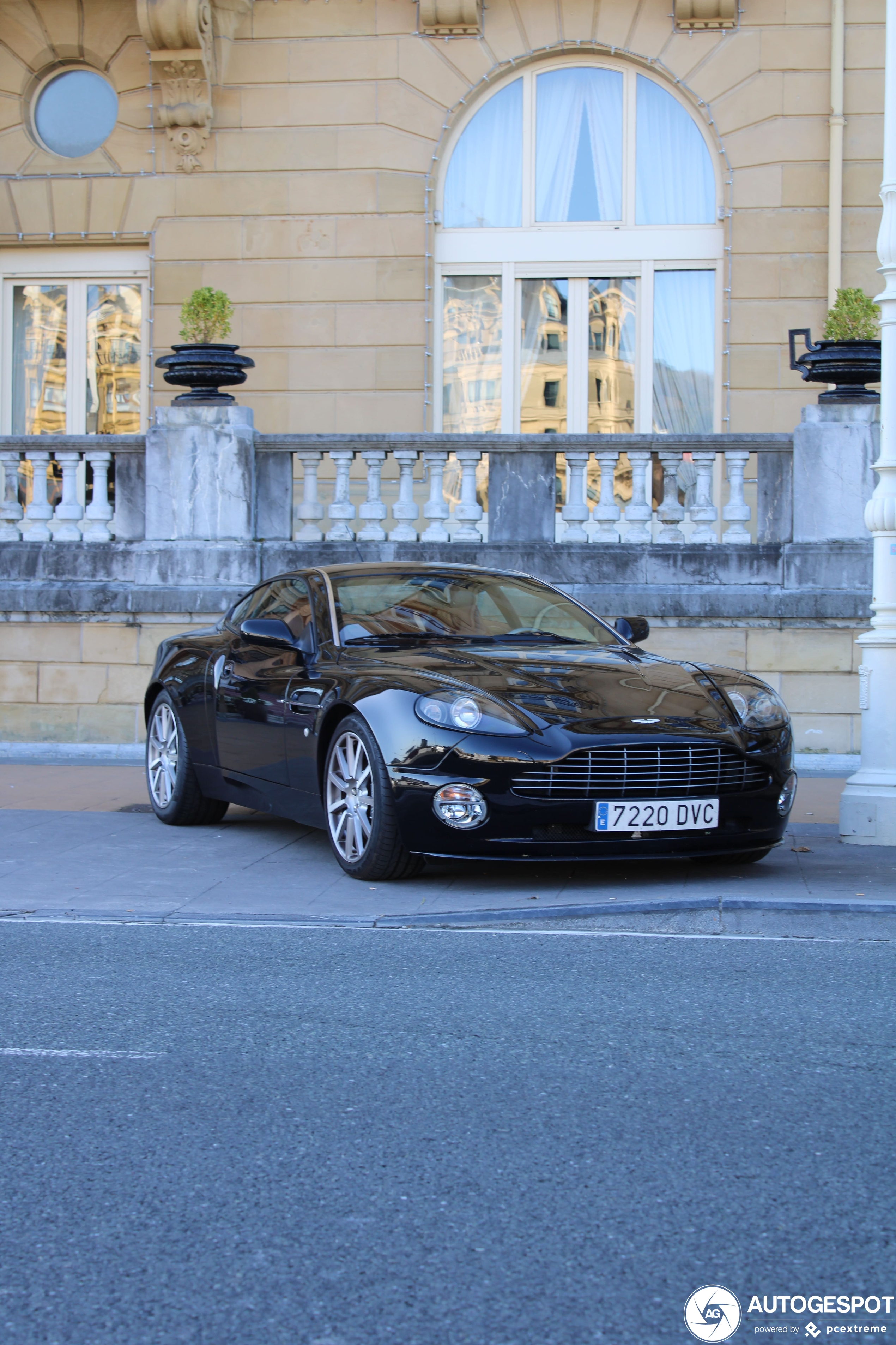 Aston Martin Vanquish S