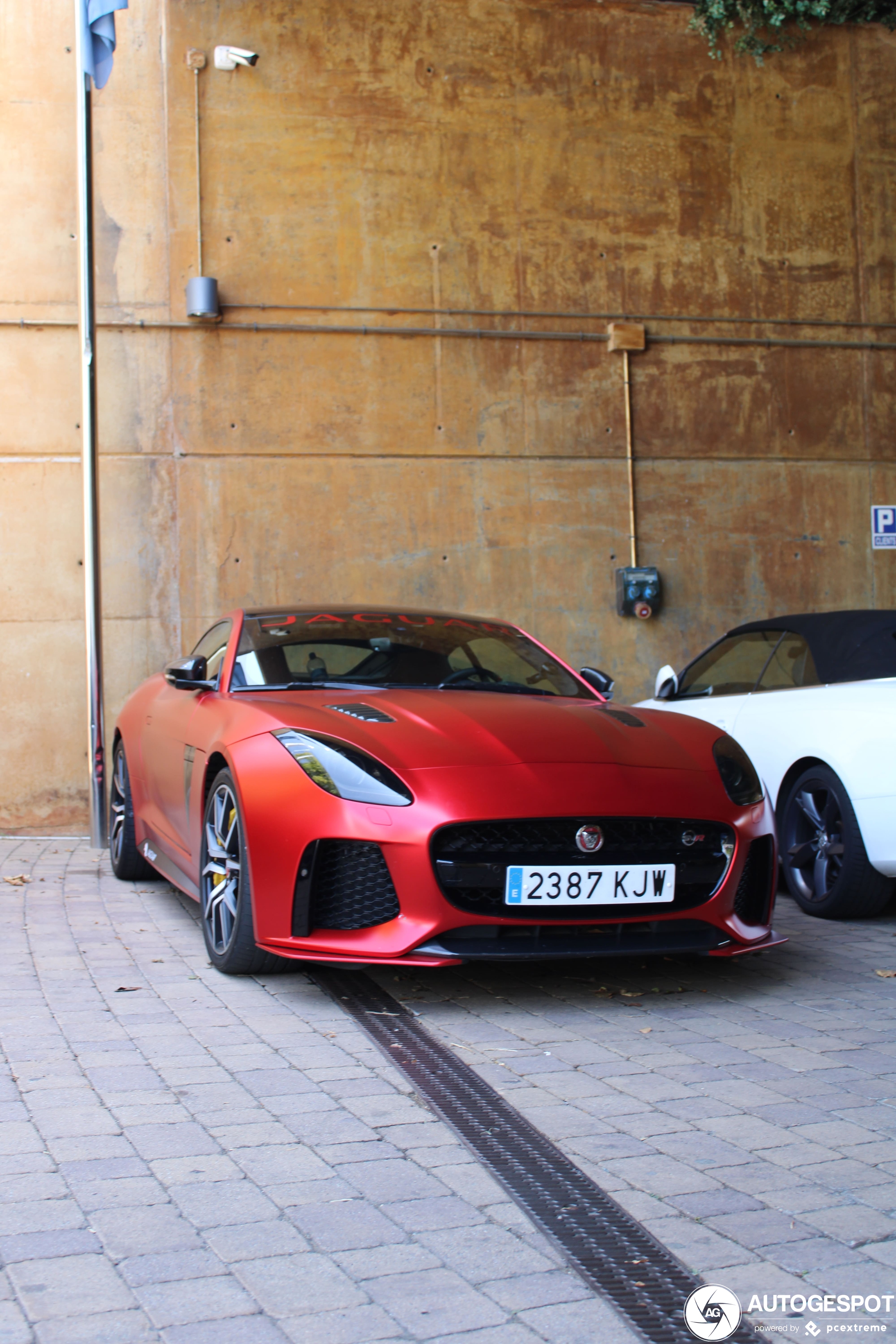 Jaguar F-TYPE SVR Coupé