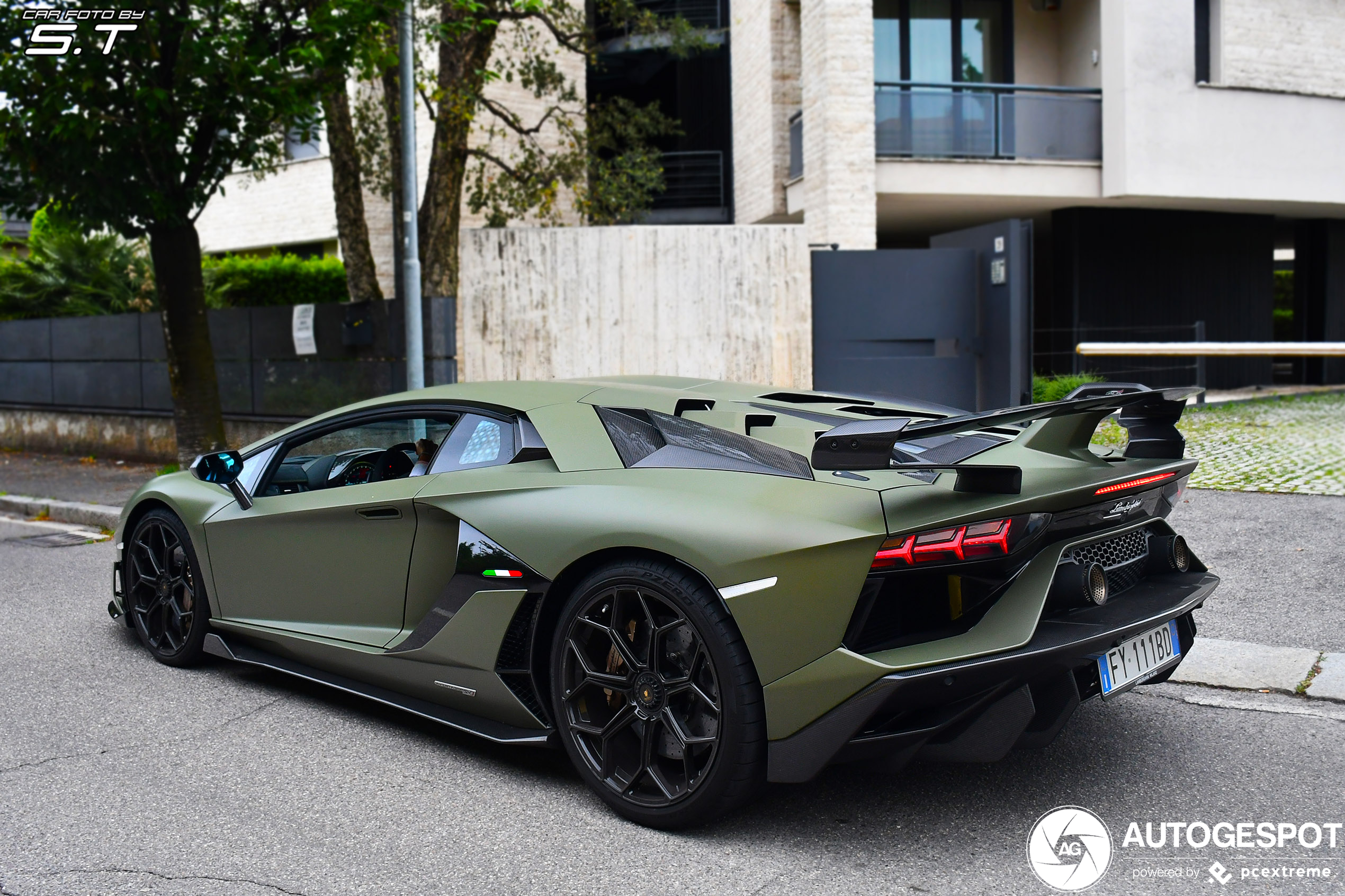 2022 Lamborghini Aventador