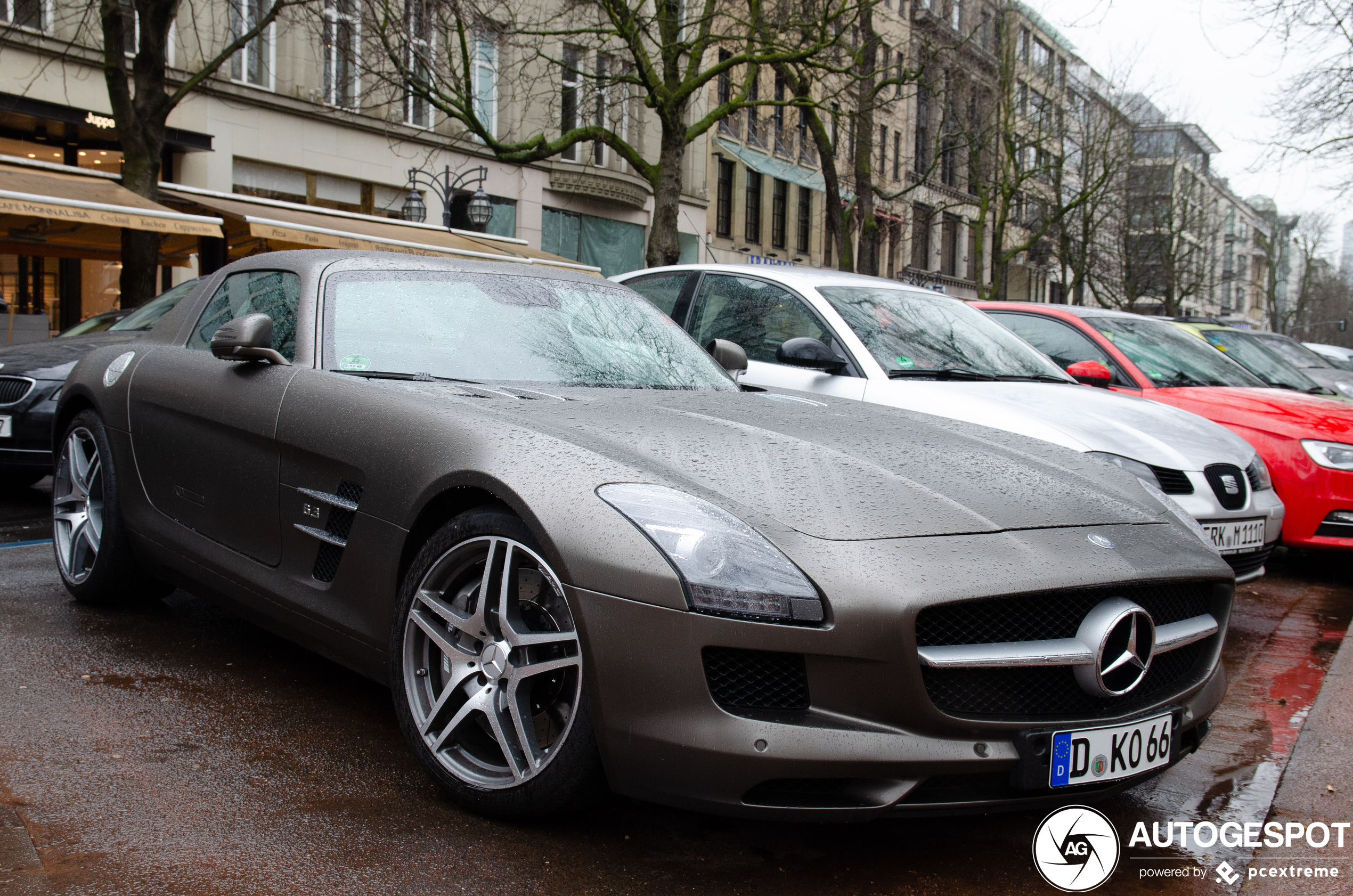 Mercedes-Benz SLS AMG