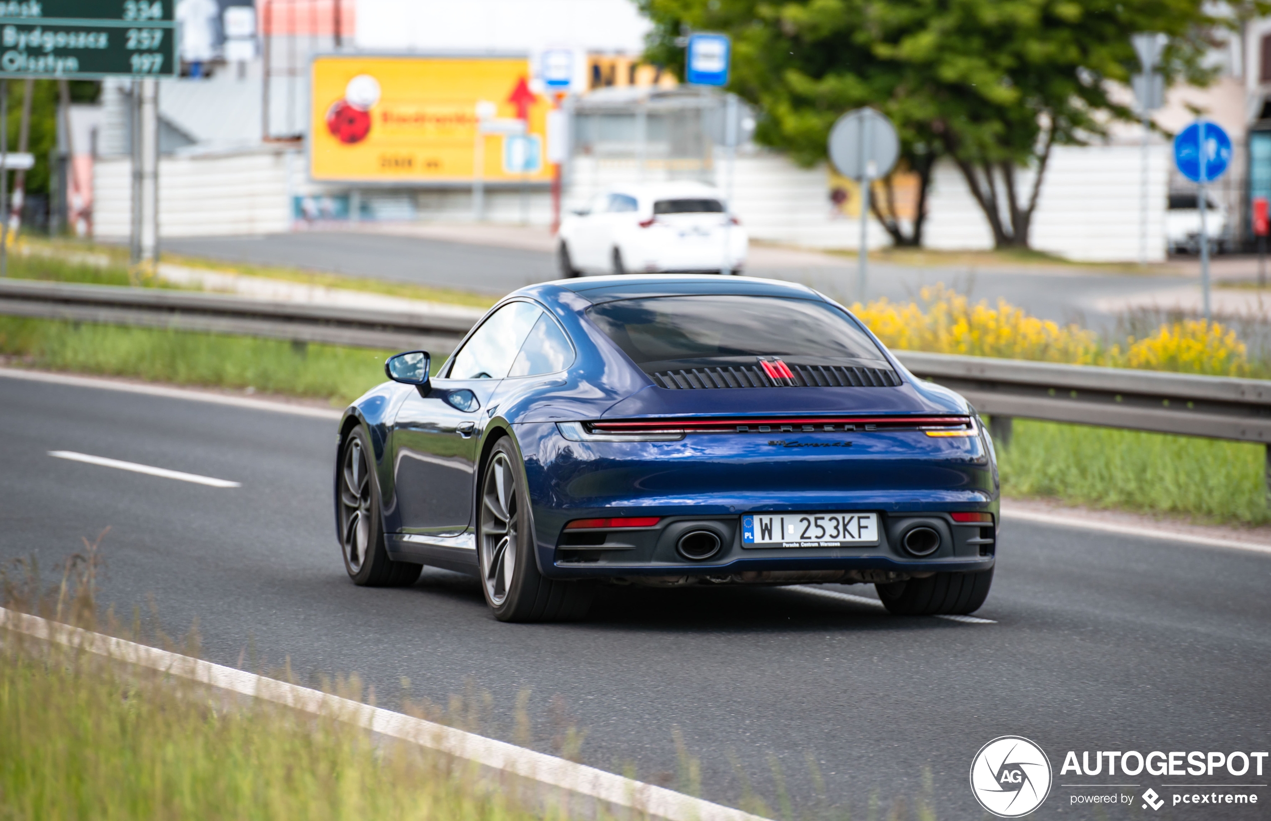 Porsche 992 Carrera 4S