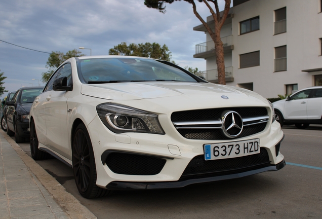 Mercedes-Benz CLA 45 AMG C117