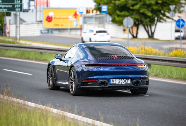 Porsche 992 Carrera 4S