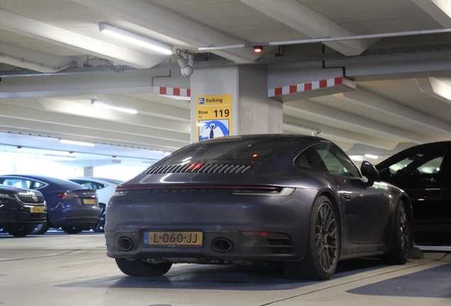 Porsche 992 Carrera 4S