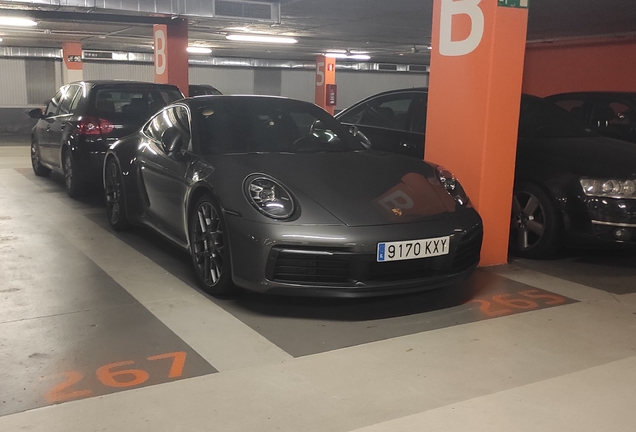 Porsche 992 Carrera 4S