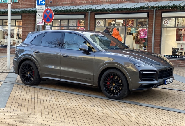 Porsche 9YA Cayenne GTS