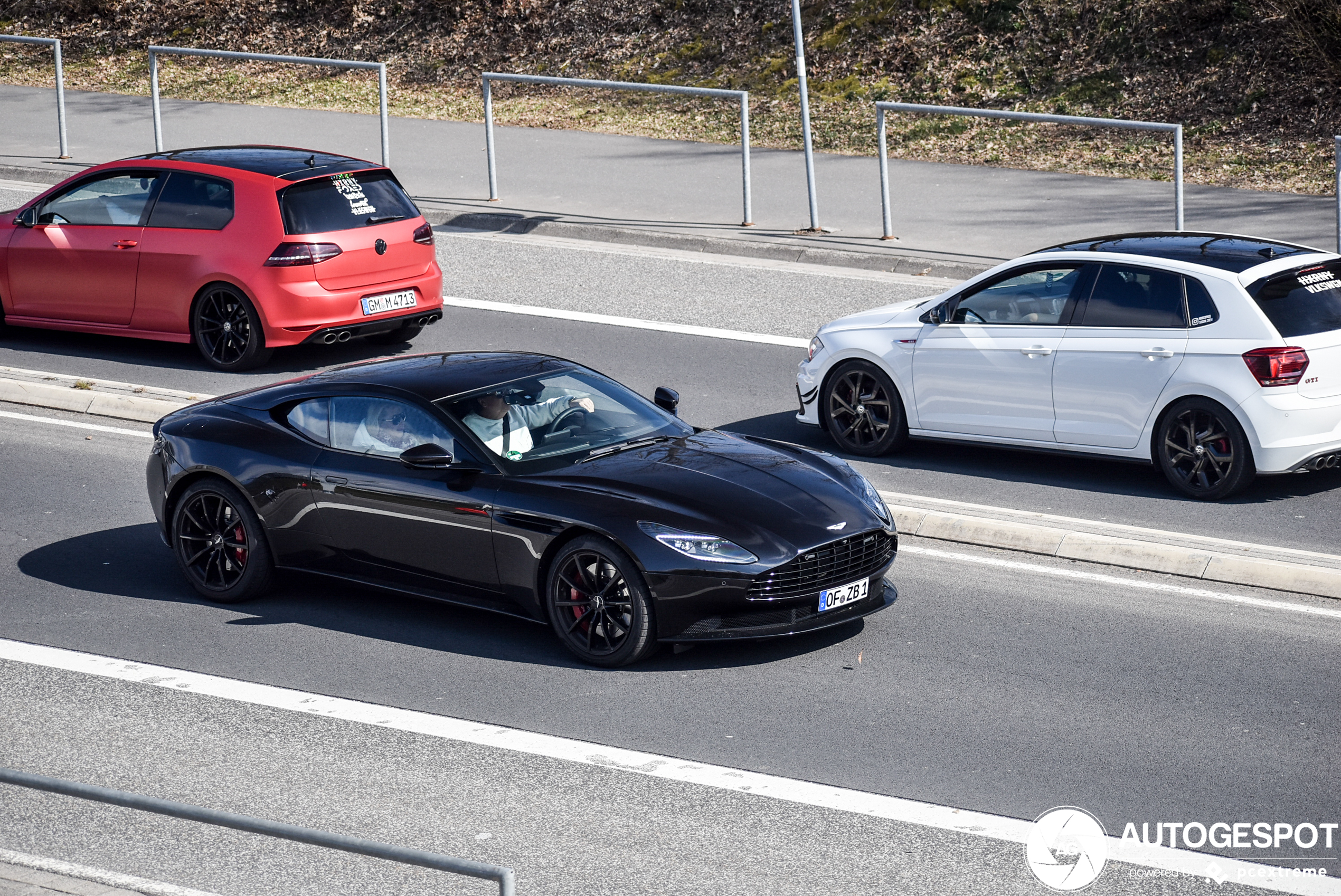 Aston Martin DB11 V8