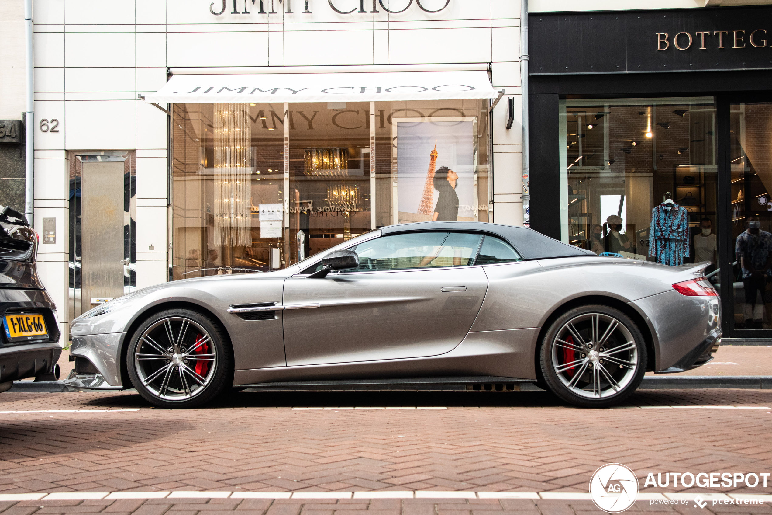 Aston Martin Vanquish Volante