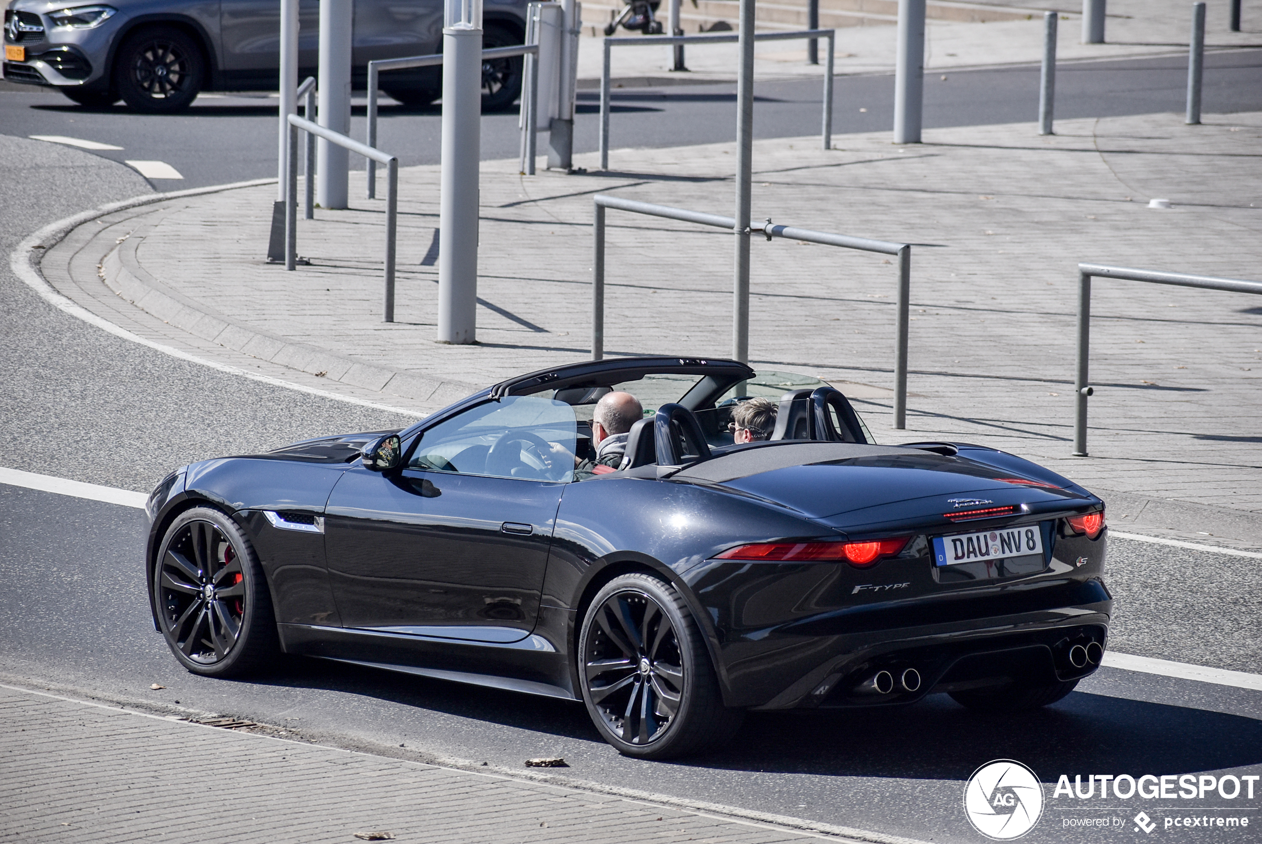 Jaguar F-TYPE S V8 Convertible