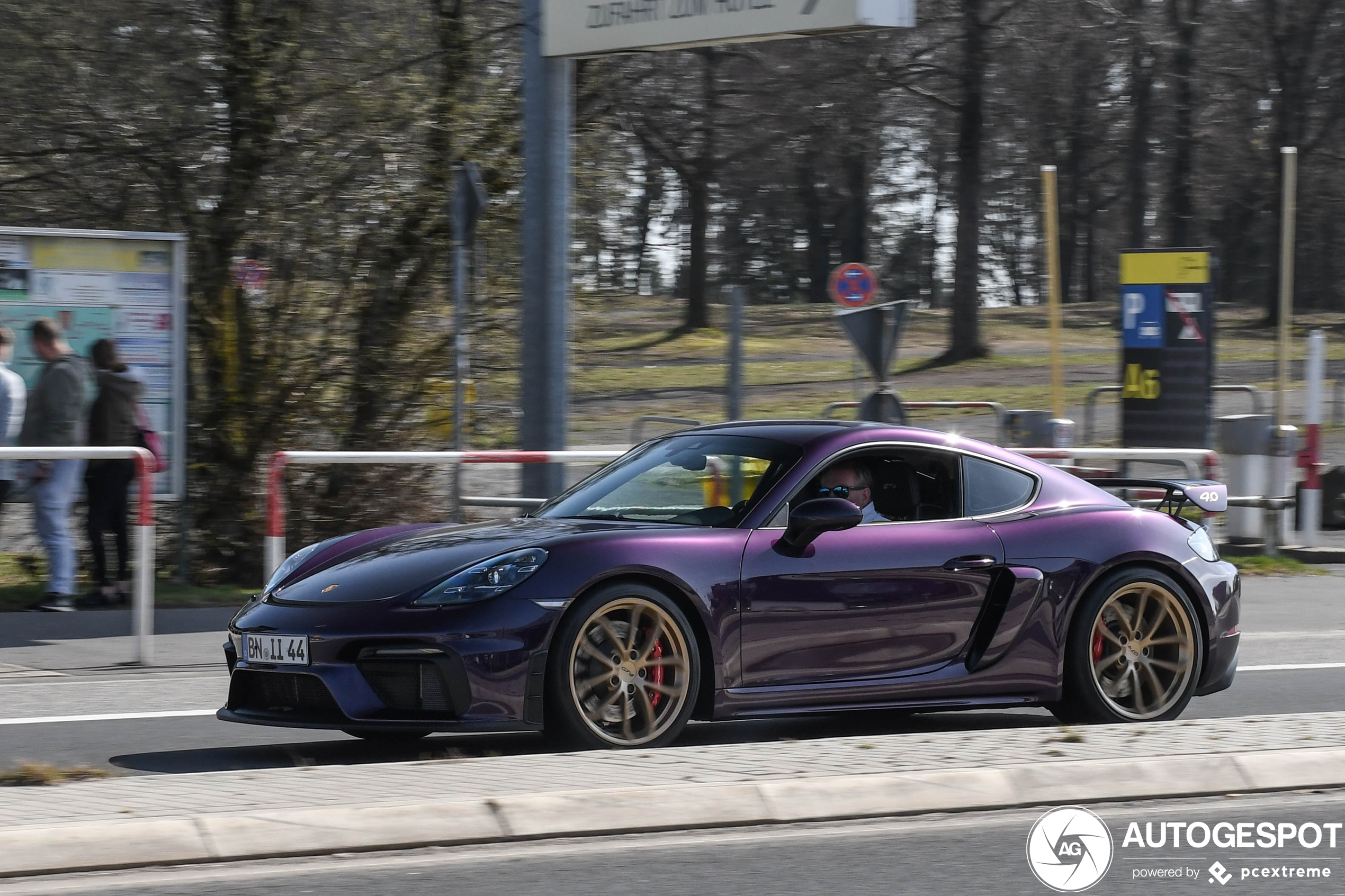 Porsche 718 Cayman GT4