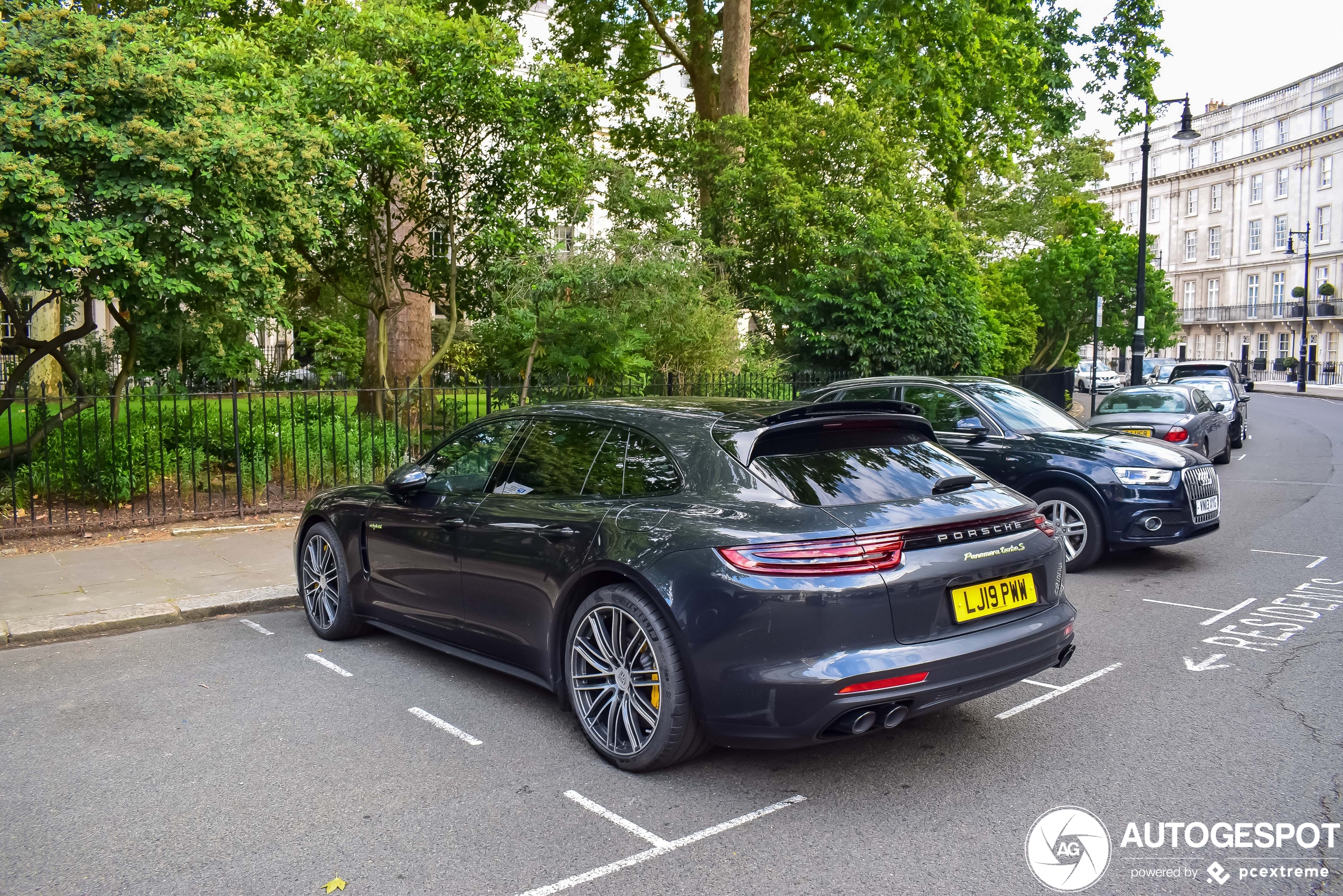 Porsche 971 Panamera Turbo S E-Hybrid Sport Turismo