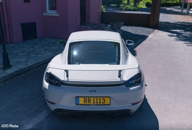 Porsche 718 Cayman GT4