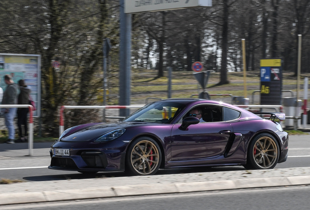 Porsche 718 Cayman GT4