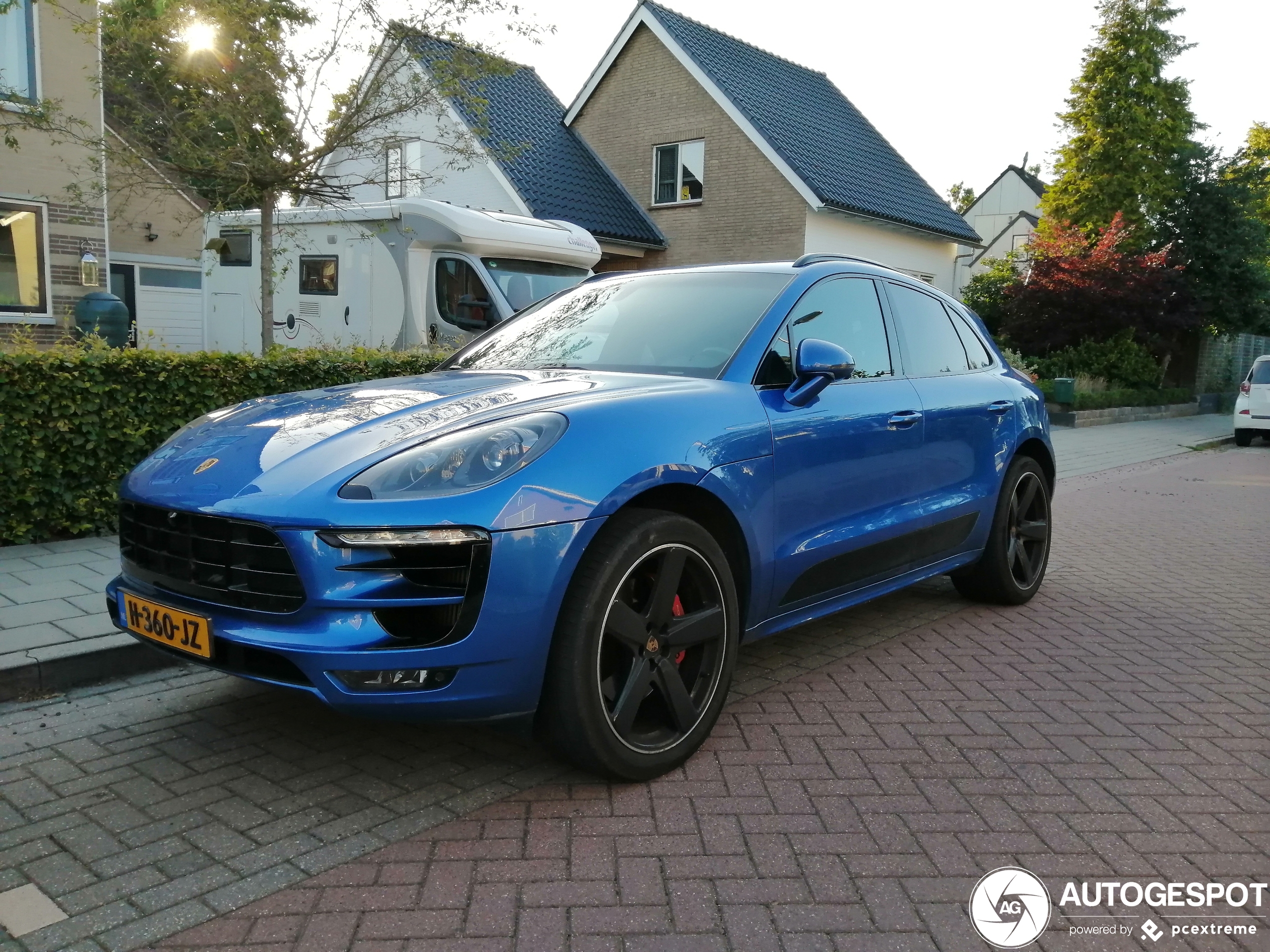 Porsche 95B Macan Turbo